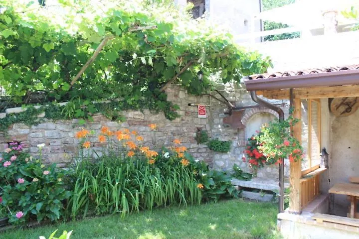 Apartment Casa Vacanze Il Melograno Tremosine