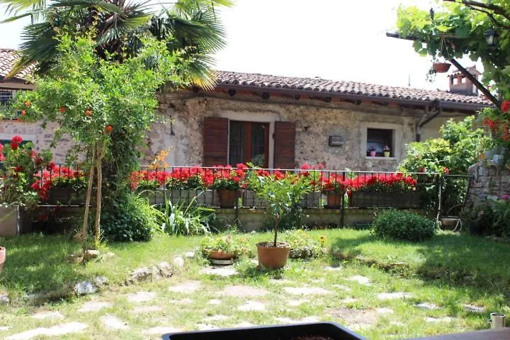 Casa Vacanze Il Melograno Tremosine 0*,